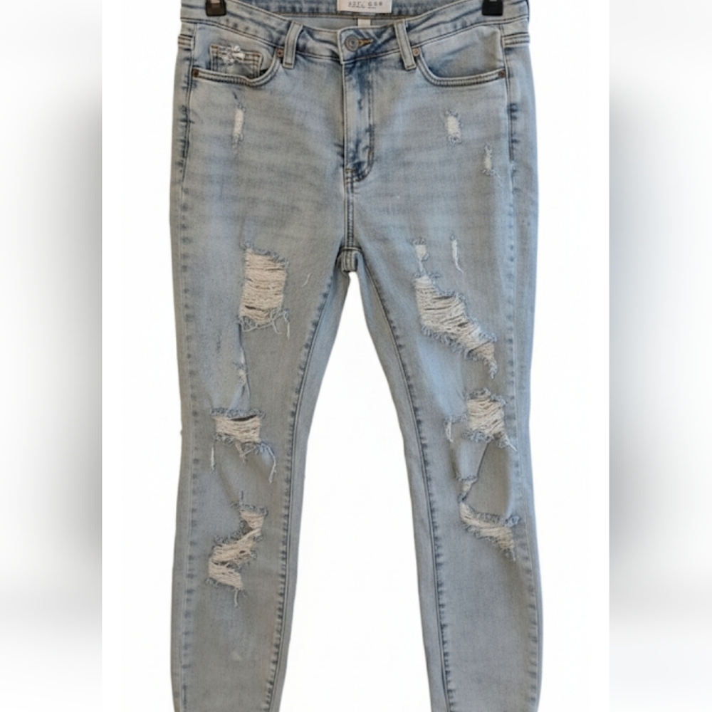 Judy Blue Light Wash Distressed Skinny Jeans